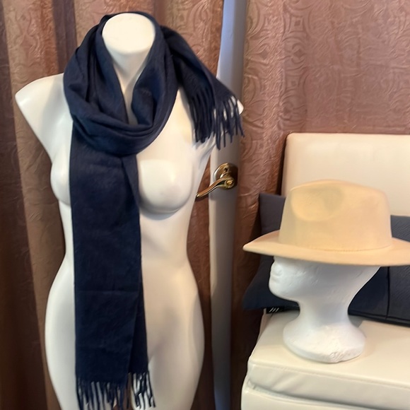 %100 Cashmere scarf! - Picture 1 of 5